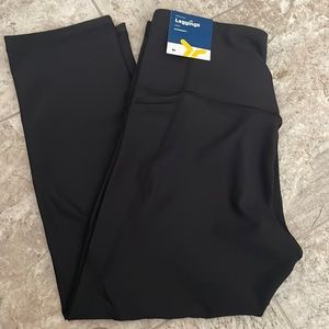 NWT - black crop leggings